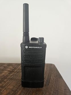 Motorola Solutions RMU2040 Two-Way Radio Digital Non-Display 99 UHF Business Exclusive Frequencies