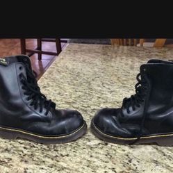 Womens dr martens 2025 size 4