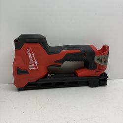 Milwaukee M12 Stapler 211104/12