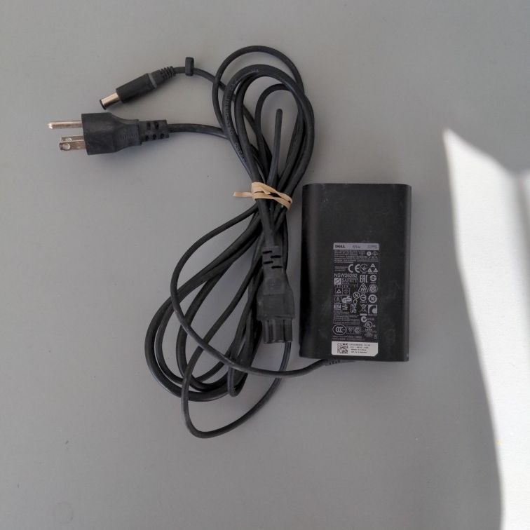 Dell OEM Laptop 65 Watt AC Power Adapter - Slim, Like New