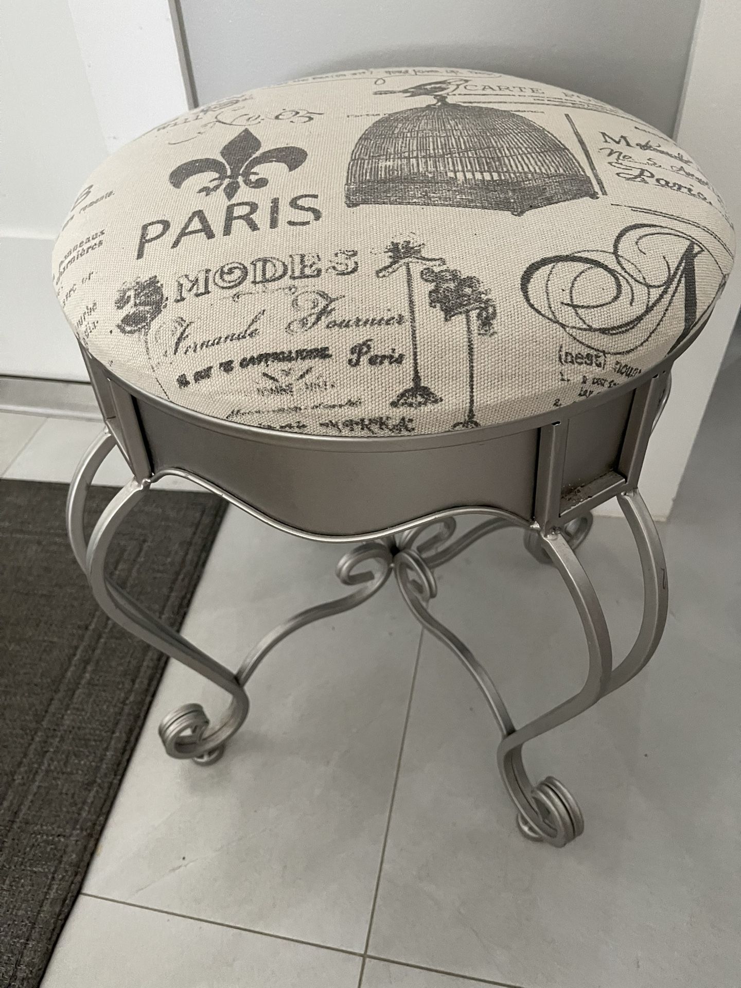 Nice quality vanity stool. Paris theme silver base. Pick Up in Jupiter.
