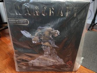 Warcraft Durotan Statue Phone Dock