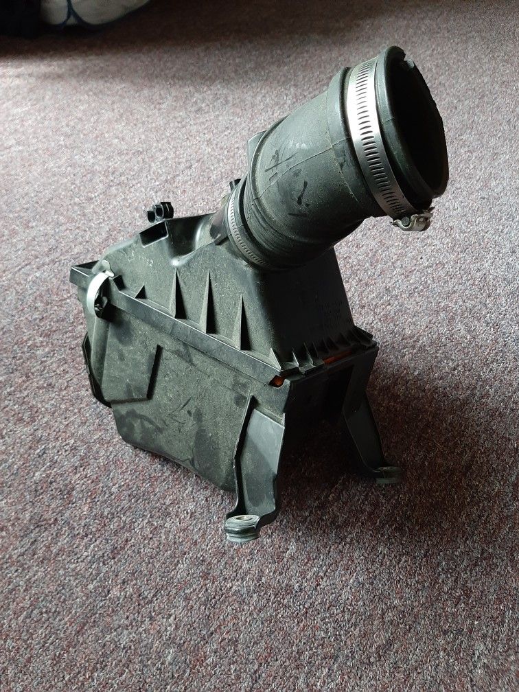 2005 Subaru Impreza WRX OEM Airbox