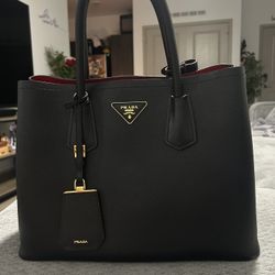 PRADA SAFFIANO CUIR NERO TU MEDIUM SHOULDER BAG 