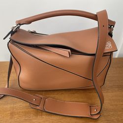 Loewe Puzzle Bag medium in Tan