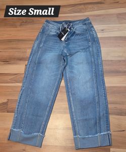 Flamingals mid rise straight leg jeans brand new size small