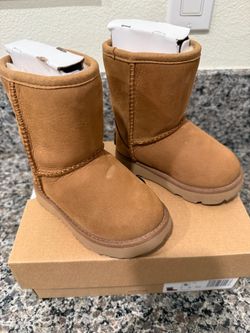Ugg classic II 2 weather short chestnut Girls kids toddler size 6T