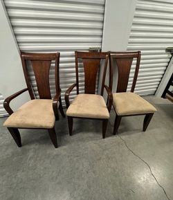 Macy's Dining Table And 6 Chairs