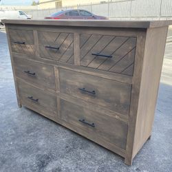 New 7 Drawer Dresser! 