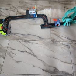 Hotwheels City Station Race Track 