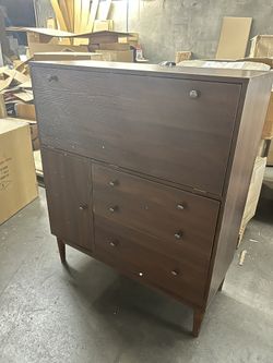 Secretary Desk With Hutch