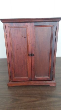 Furniture small used for jewelry or miscellaneous use