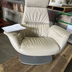 Leather Lounge Ivory Chair
