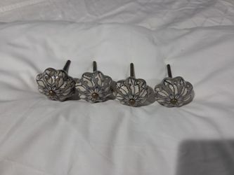 Drawer pulls