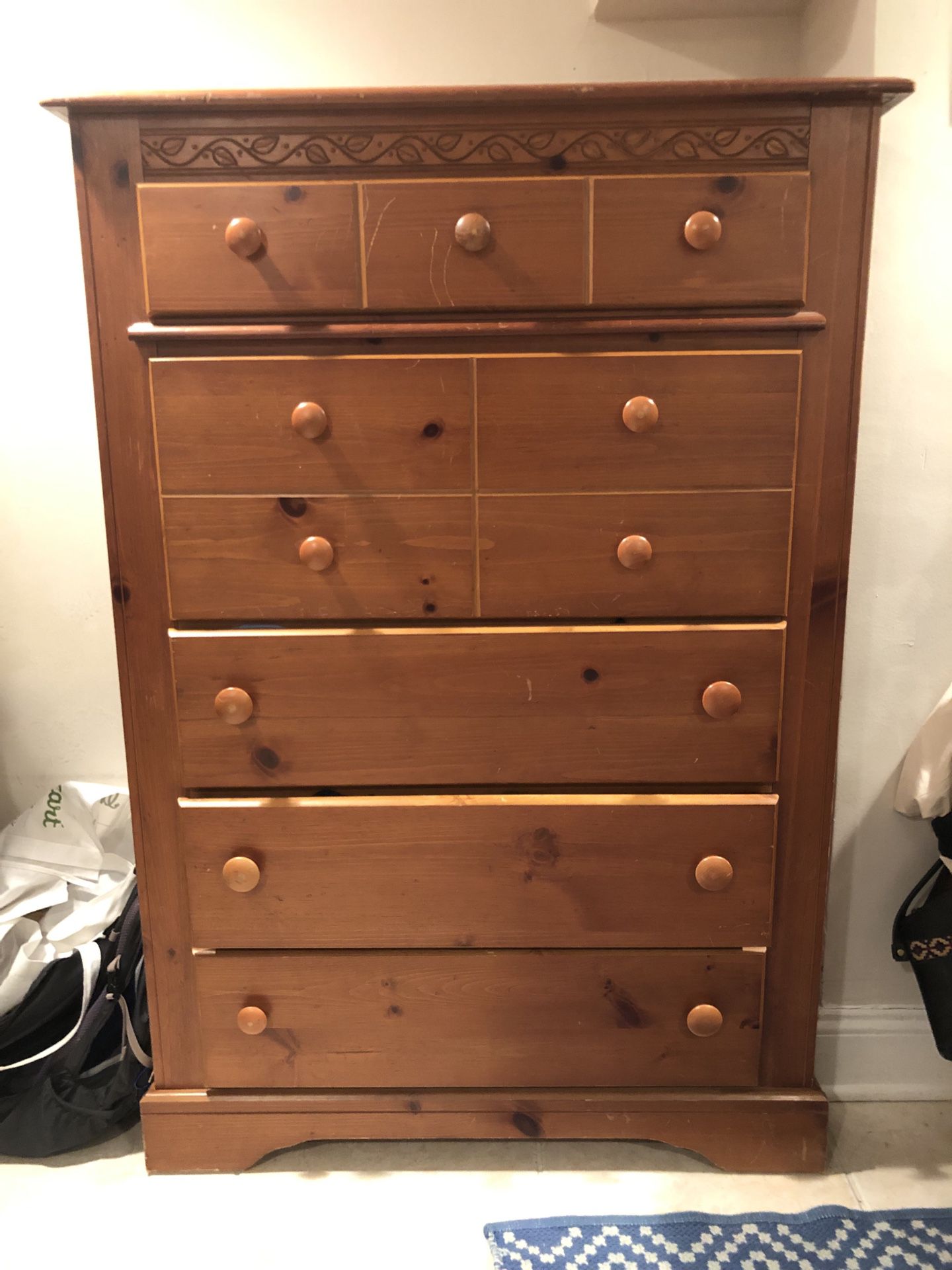 Solid wood dresser chest of drawers