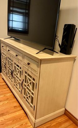 4 drawer cream media stand