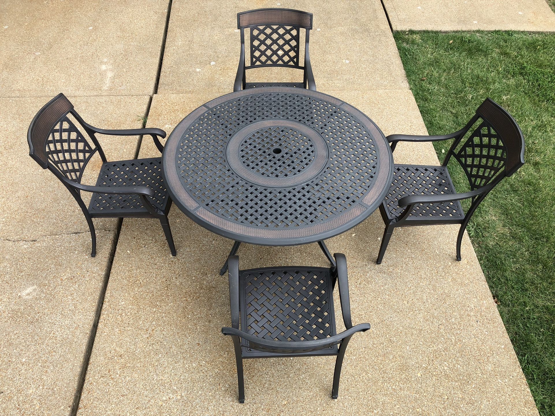 Hanamint Lexington 4 Seat Outdoor Patio Furniture-54in Lazy Susan Table