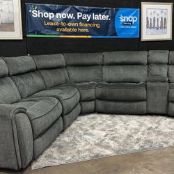Manual Recliner Sectional. 🚚WE DELIVER🚚