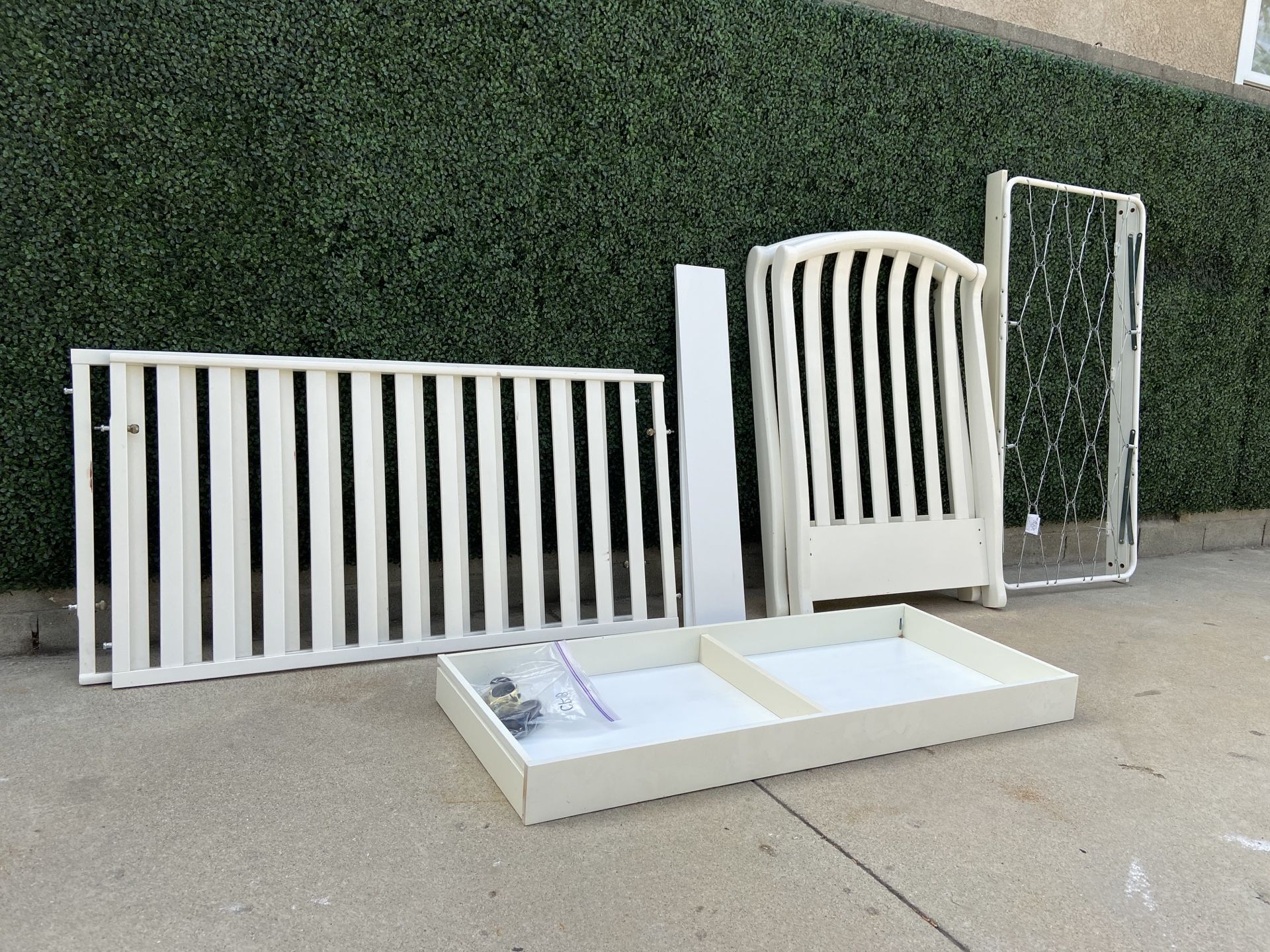 Free Solid Wood Crib