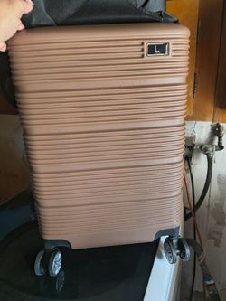 Rolling suitcase
