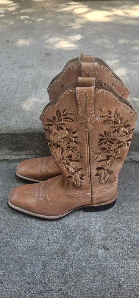 TWISTED X WOMEN'S BOOTS SIZE 8.5