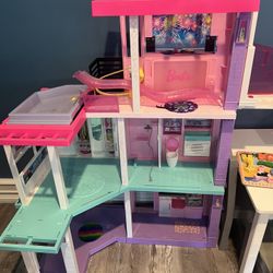 Barbie Dream house 
