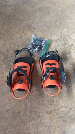 Union Snowboard Bindings (Strata)