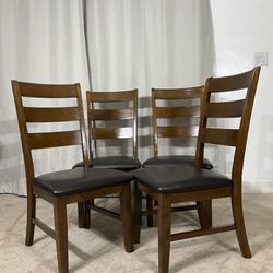 Handsome Dining Chairs (4)  / Sillas De Comedor