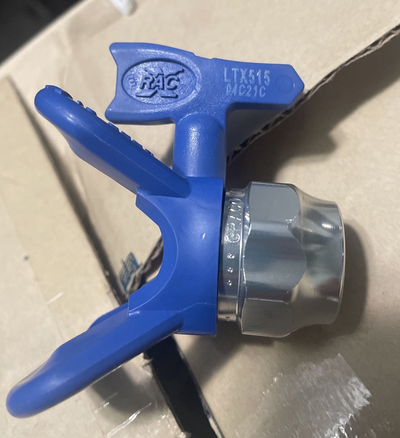 Graco 246215 RAC X 7/8" Tip Guard and Tip LTX515