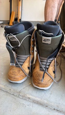 Size 10 Vans snowboarding boots