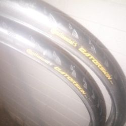700c X 23-25 Continental Road Tires Low Mileage 