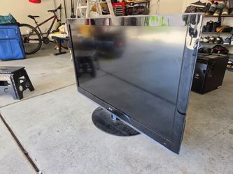 47" LG TV