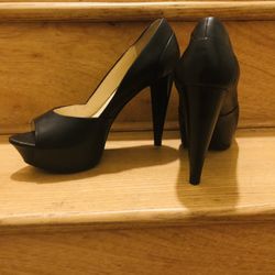 Guess Black Leather Heel Peep Toe Size:7.5