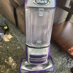 Shark Powered Lift away Vacuum 