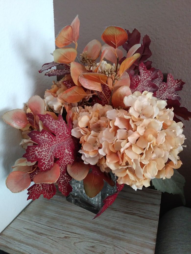 Fake Artificial Plant Floral Arrangement Thanksgiving Centerpiece $10 OBO