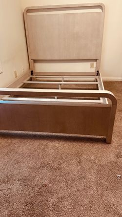 Bed queen