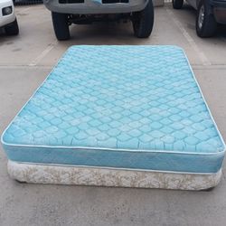 Queen mattress and box spring