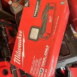 Milwaukee M12 Packout Light