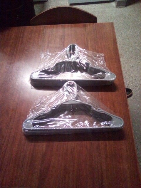 Life Master 20 Count of Hangers