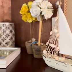 White Living Room Decorations 