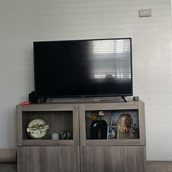 TV stand/ Entertainment center
