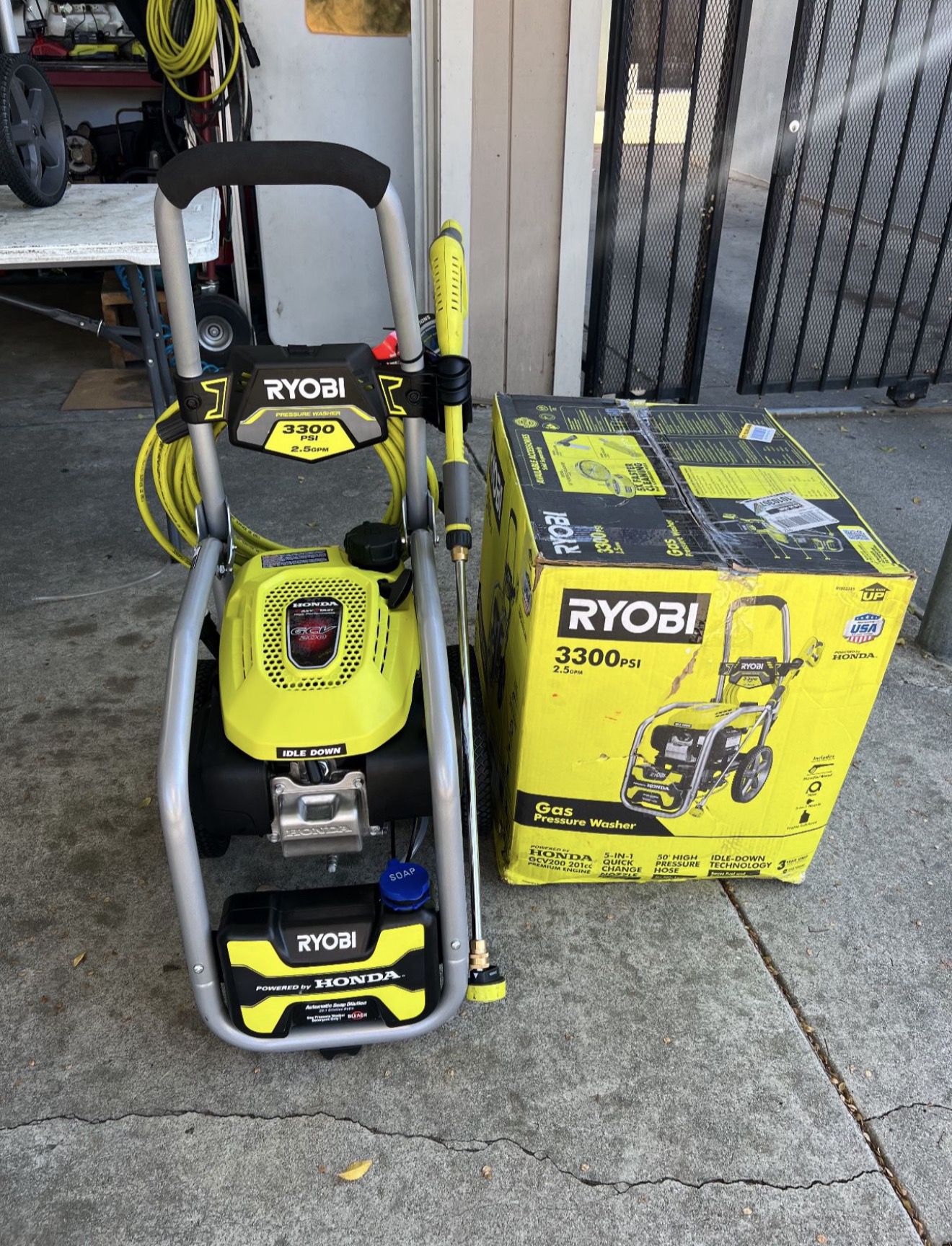 RYOBI 3300 PSI 2.5 GPM Cold Water Gas Pressure Washer with Honda GCV200 Engine