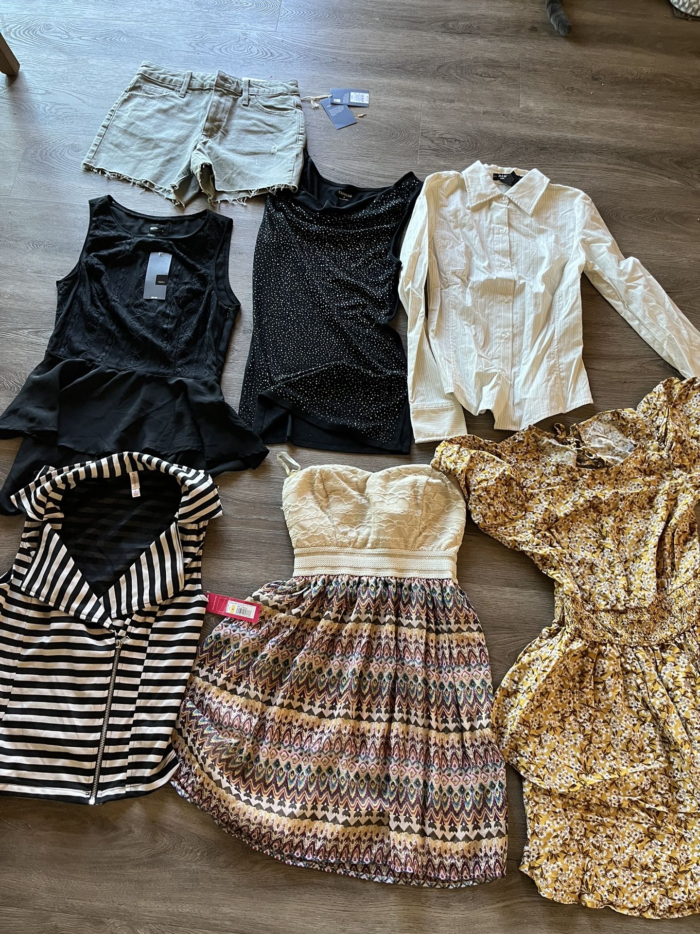 NWT WOMENS CLOTHES BUNDLE