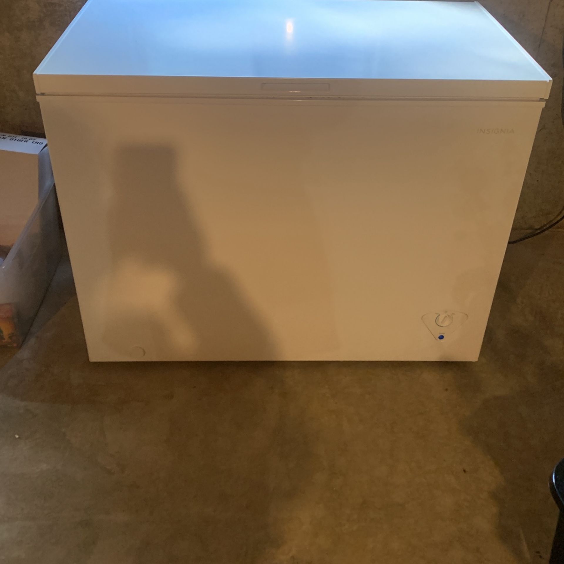 Insignia Freezer 10.2 CU/ Ft