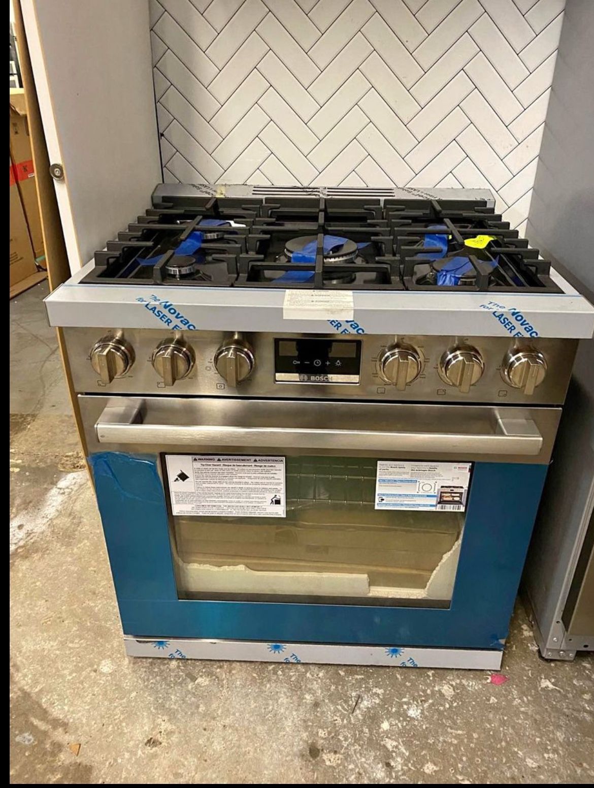 New 30” Bosch Dual Fuel Range 
