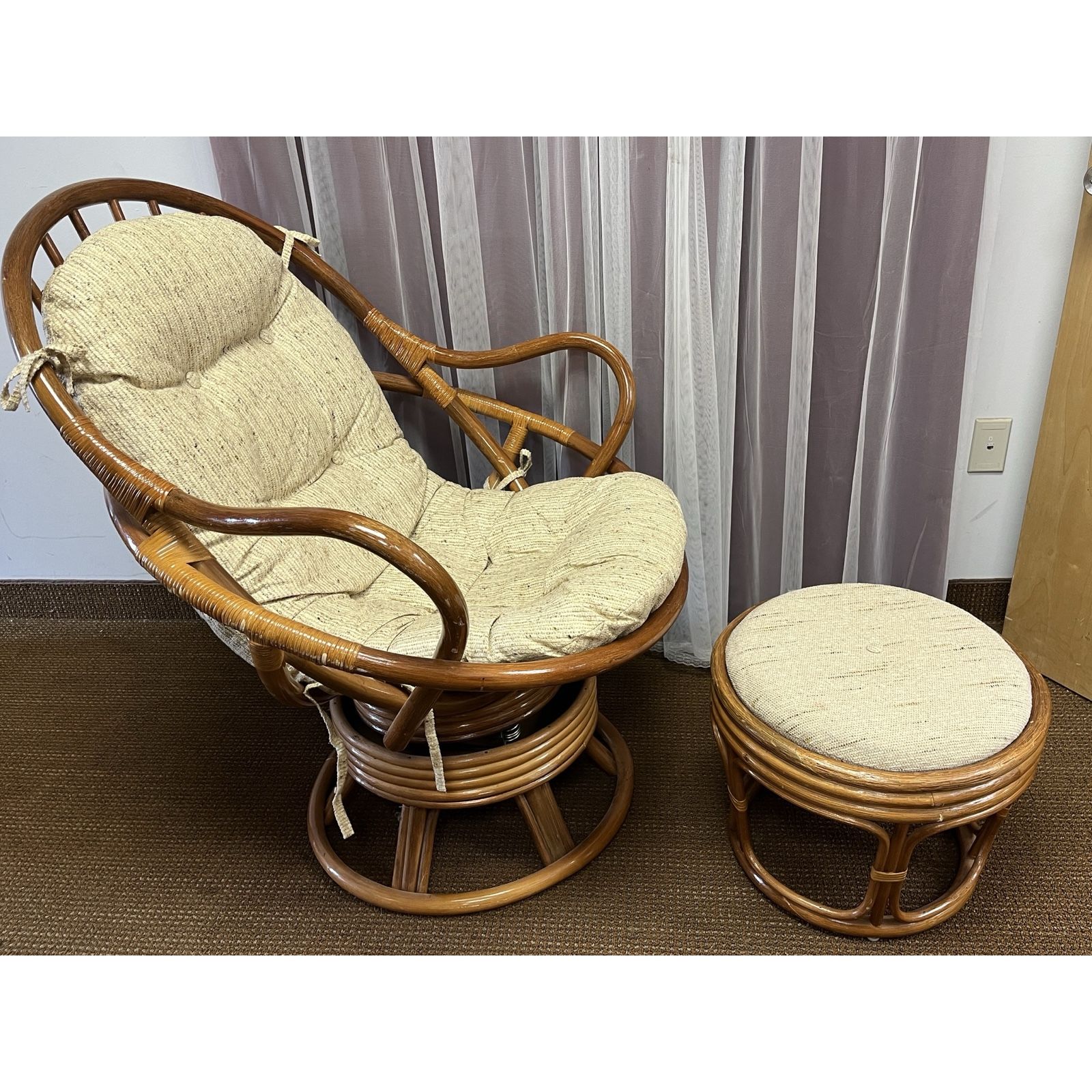 Lounge Rattan Swivel Rocking Java Chair and Ottoman. Retro Mid Century Style Swivel Rocker. See all pics, couple scuffs