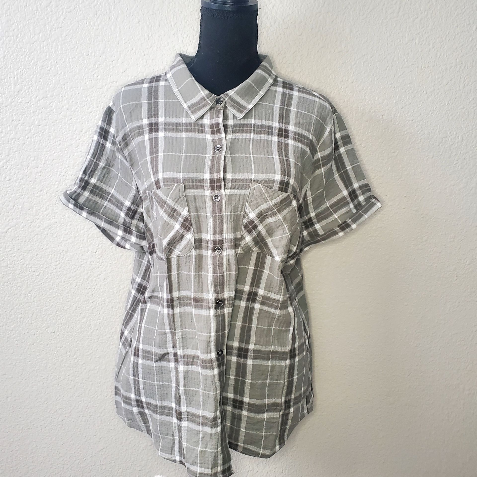 NWT Christopher And Banks Women's Green Plaid Print Button Up Shirt Size: Large