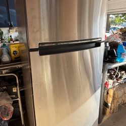 Free Whirlpool Fridge - Needs Fixing