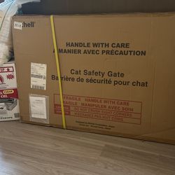 CAT SAFETY GATE
