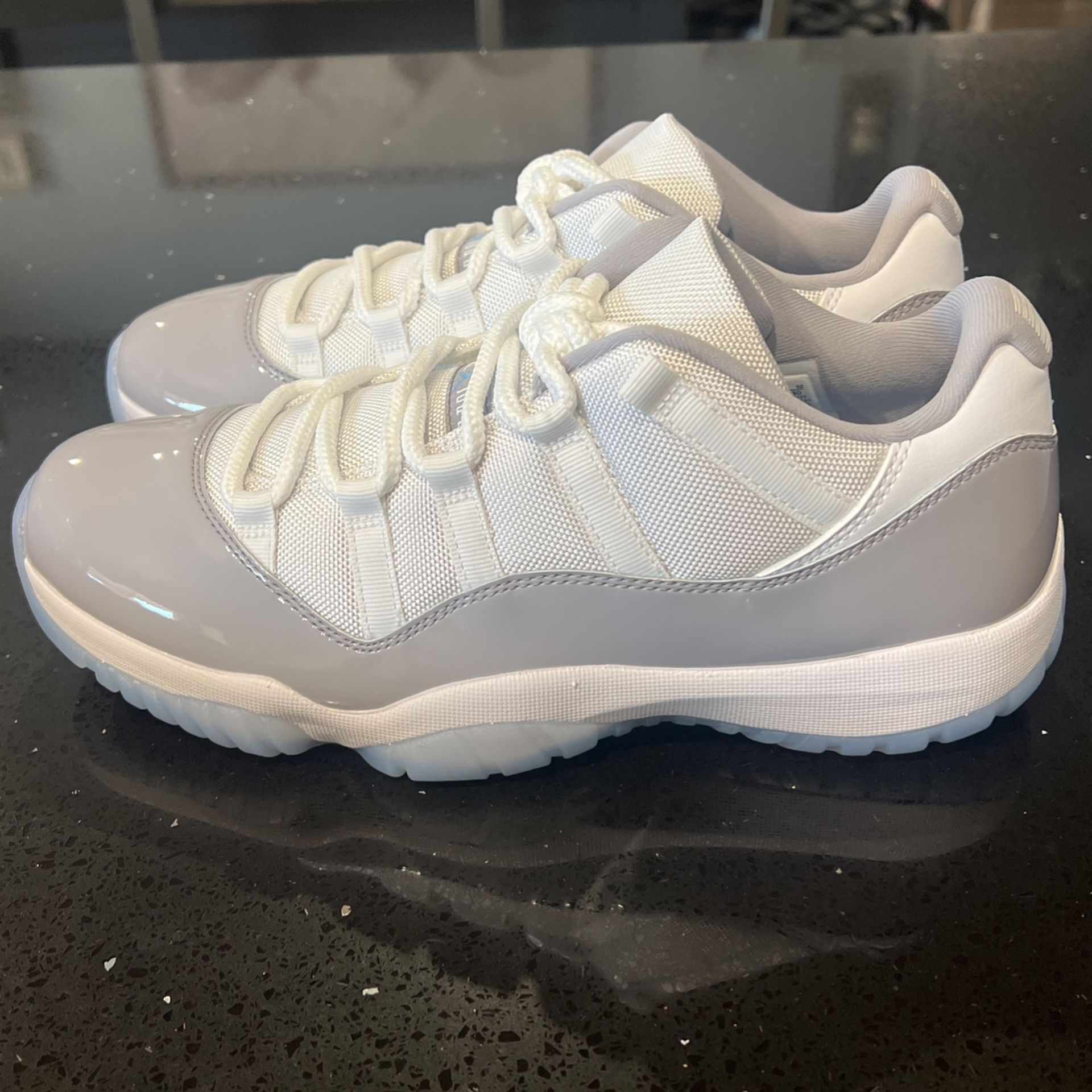 Jordan 11 Supreme LV for Sale in Bell, CA - OfferUp